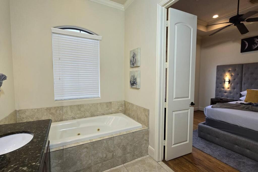 Modern Galleria Gem Private Jacuzzi 3 Br هيوستن المظهر الخارجي الصورة